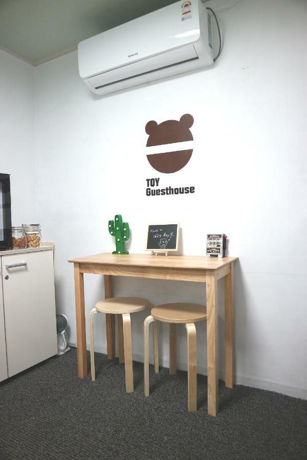 Toy Guesthouse Seoul Ngoại thất bức ảnh