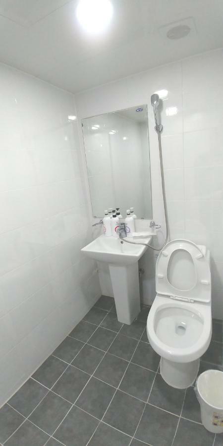 Toy Guesthouse Seoul Ngoại thất bức ảnh