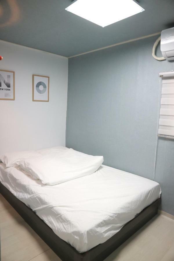 Toy Guesthouse Seoul Ngoại thất bức ảnh
